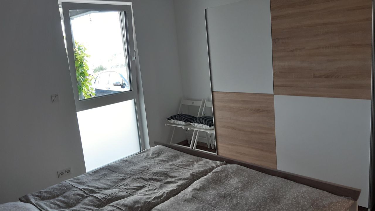 Elternschlafzimmer mit großem Schrank Elternschlafzimmer mit großem Schrank